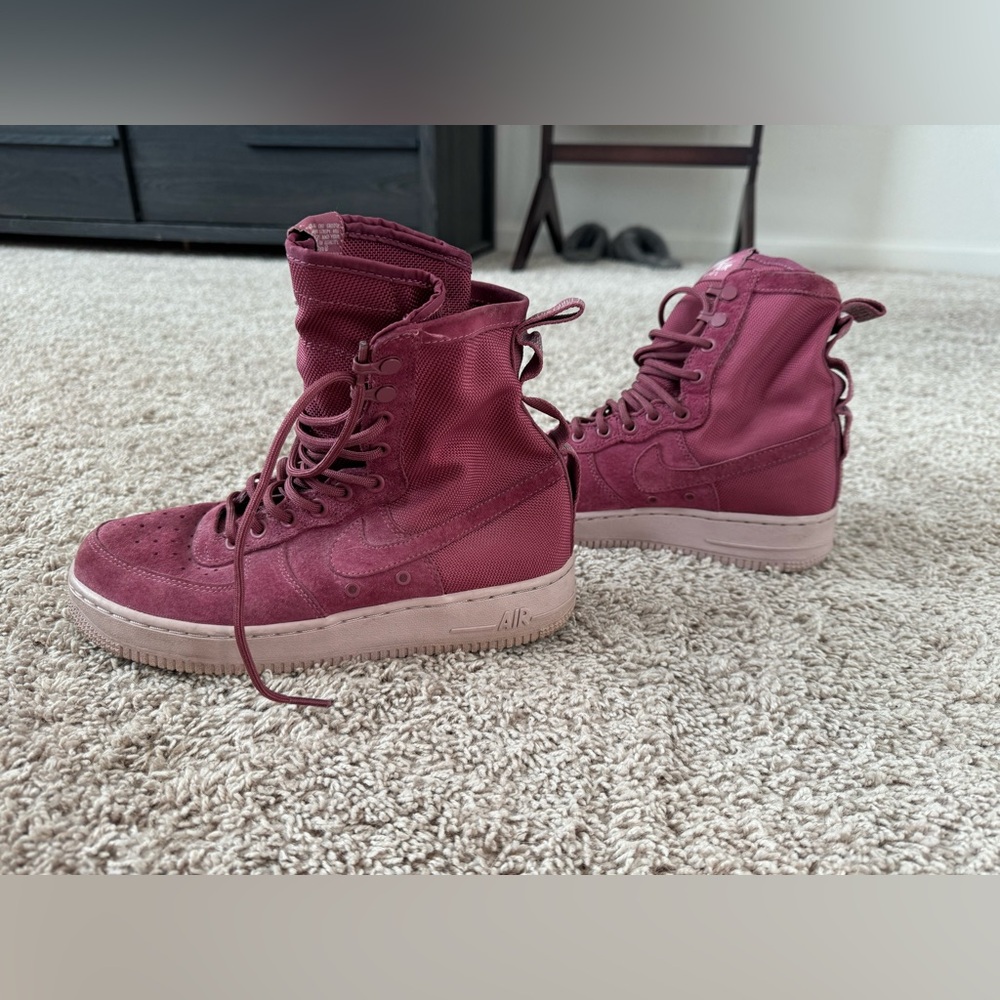 Pink Nikes - Picture 2 of 2